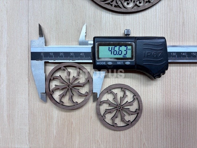 100-50 Walnut Oud Rosette